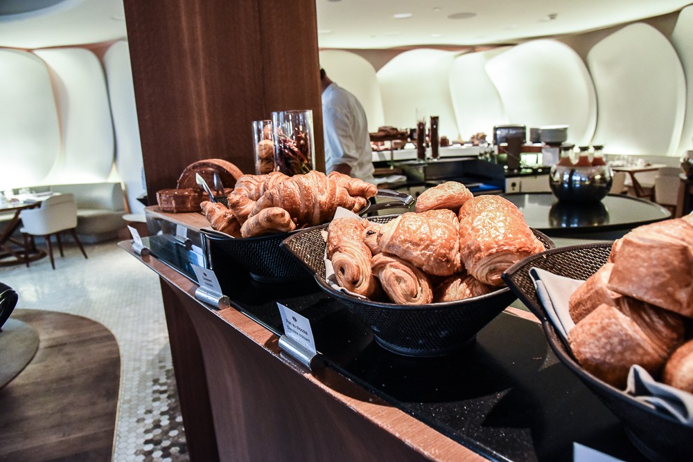 Review of Camelia at Mandrian Oriental, Paris
