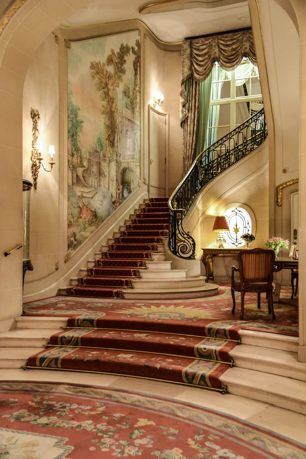 Ritz London, staircase