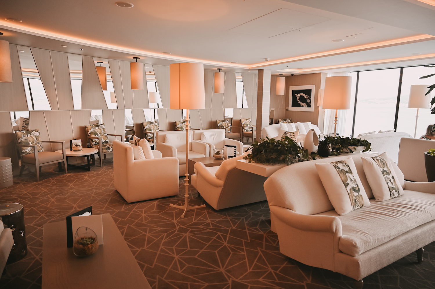 Retreat Lounge Apex 