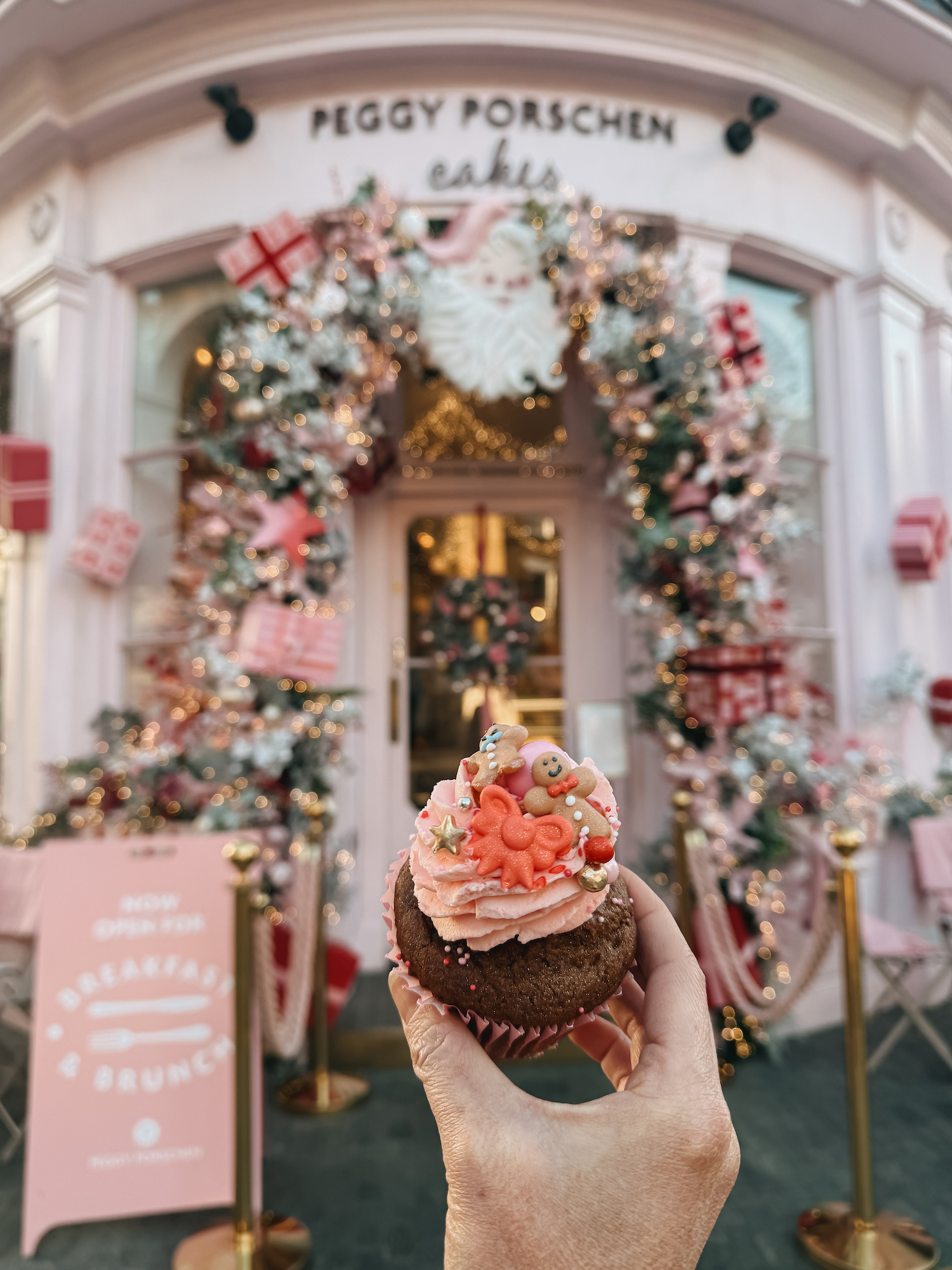 A Christmas Cupcake at Peggy Porschen